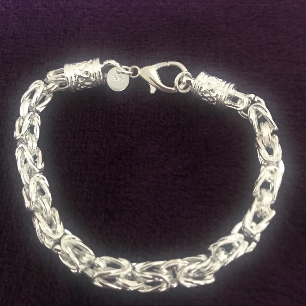 Elegant Silver Chain Bracelet